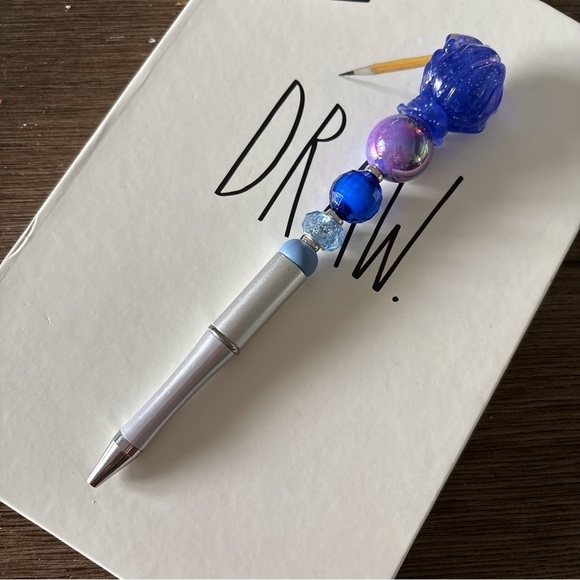 Disney doorables: The Lion King: Spirit Mufasa handmade beaded pen - Picture 3 of 3